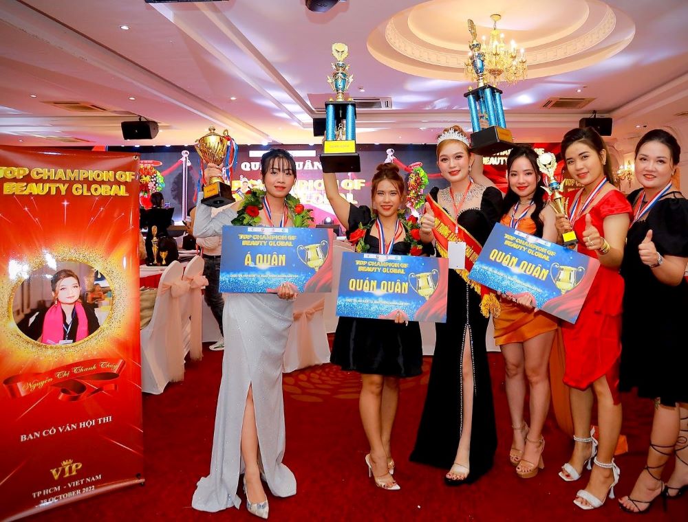 Thanh Thúy cùng 5 học viên đã đạt giải thưởng cao nhất của cuộc thi